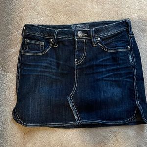 Silver brand mini jean skirt-like new